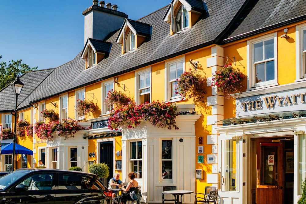 Where to stay in Westport